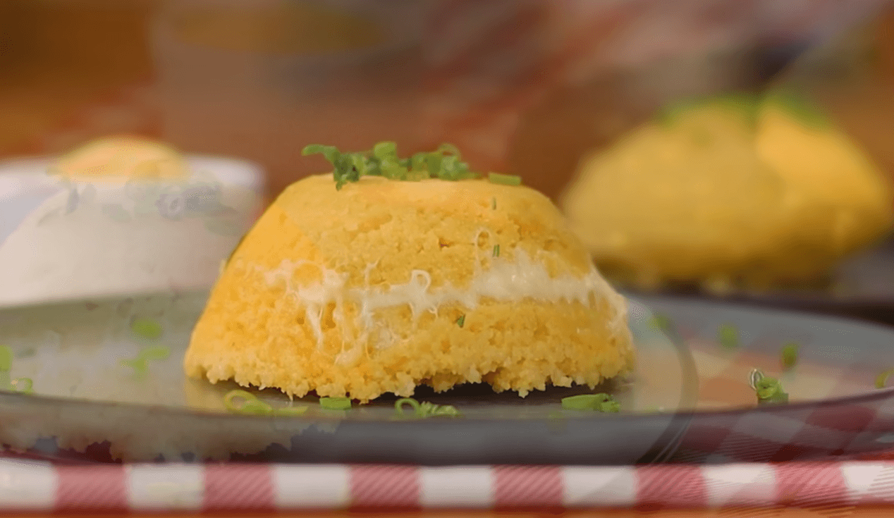 Northeastern Brazilian couscous without a steamer made on the stovetop and in the microwave