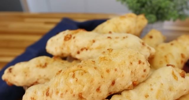 Fried Cassava Starch Biscuits That Don’t Pop