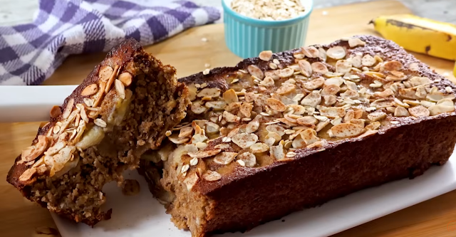 Healthy Banana Oat Blender Cake